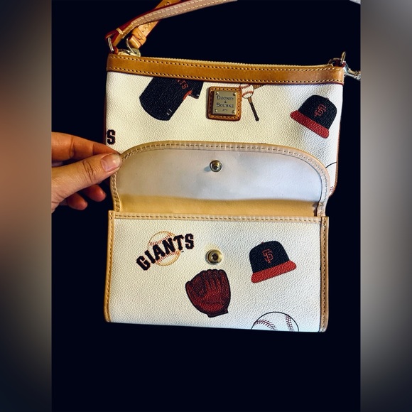Dooney & Bourke MLB Giants Large Slim Wristlet & Continental Clutch Wallet - Picture 3 of 10